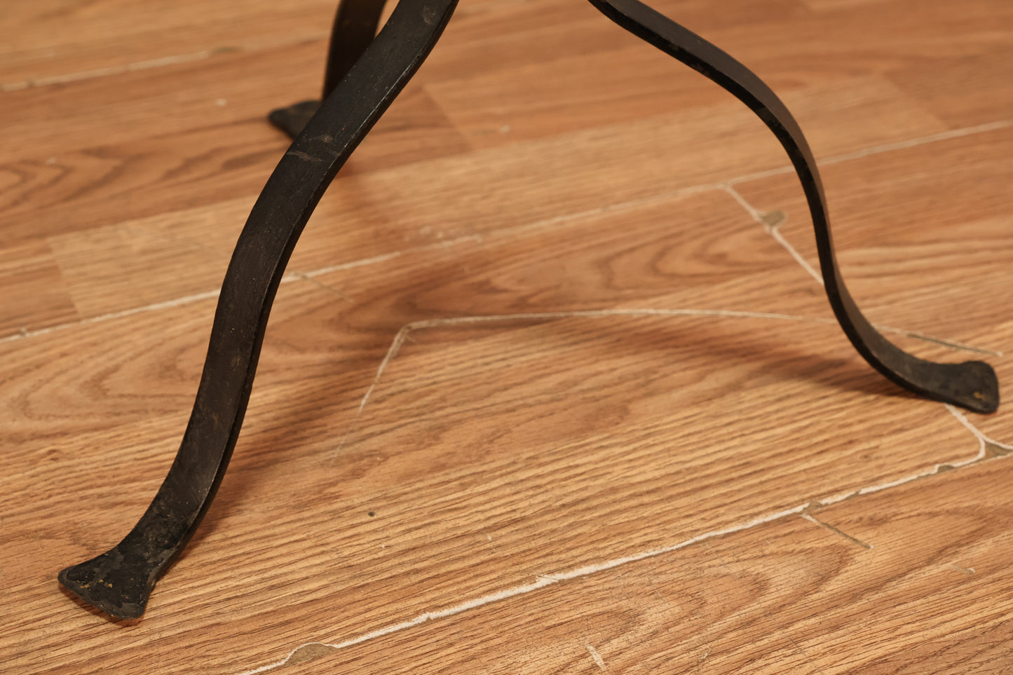Black Iron & Red Floor Lamp
