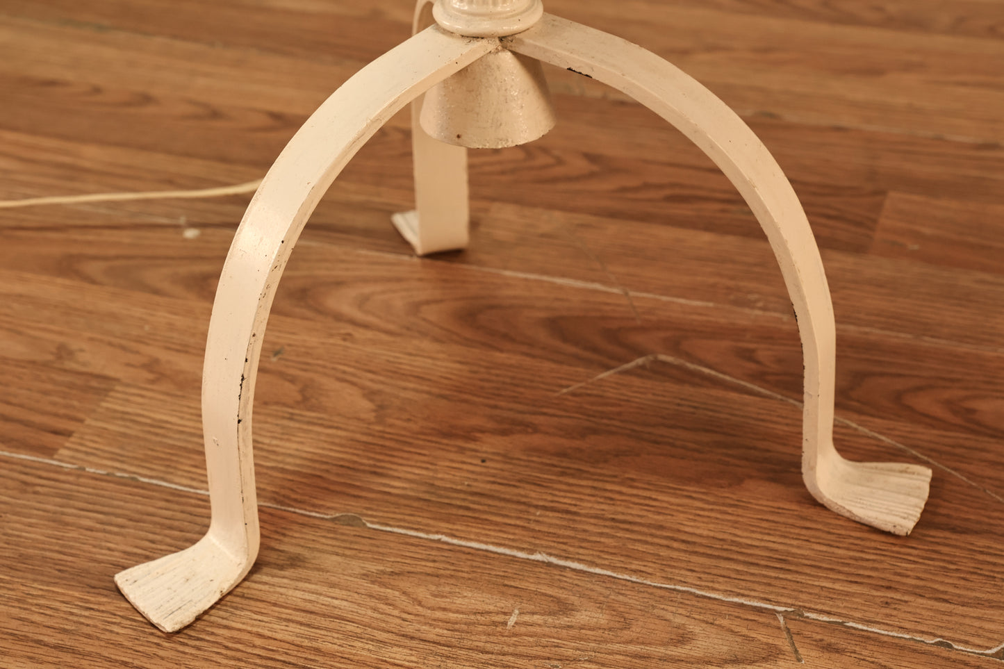 Slim White Iron Curlicue Side Table Floor Lamp