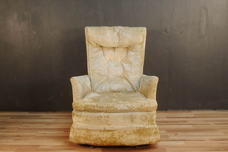 Kroehler Cream Velveteen Club Chair – ONLINE ONLY