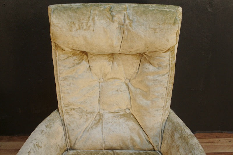 Kroehler Cream Velveteen Club Chair – ONLINE ONLY