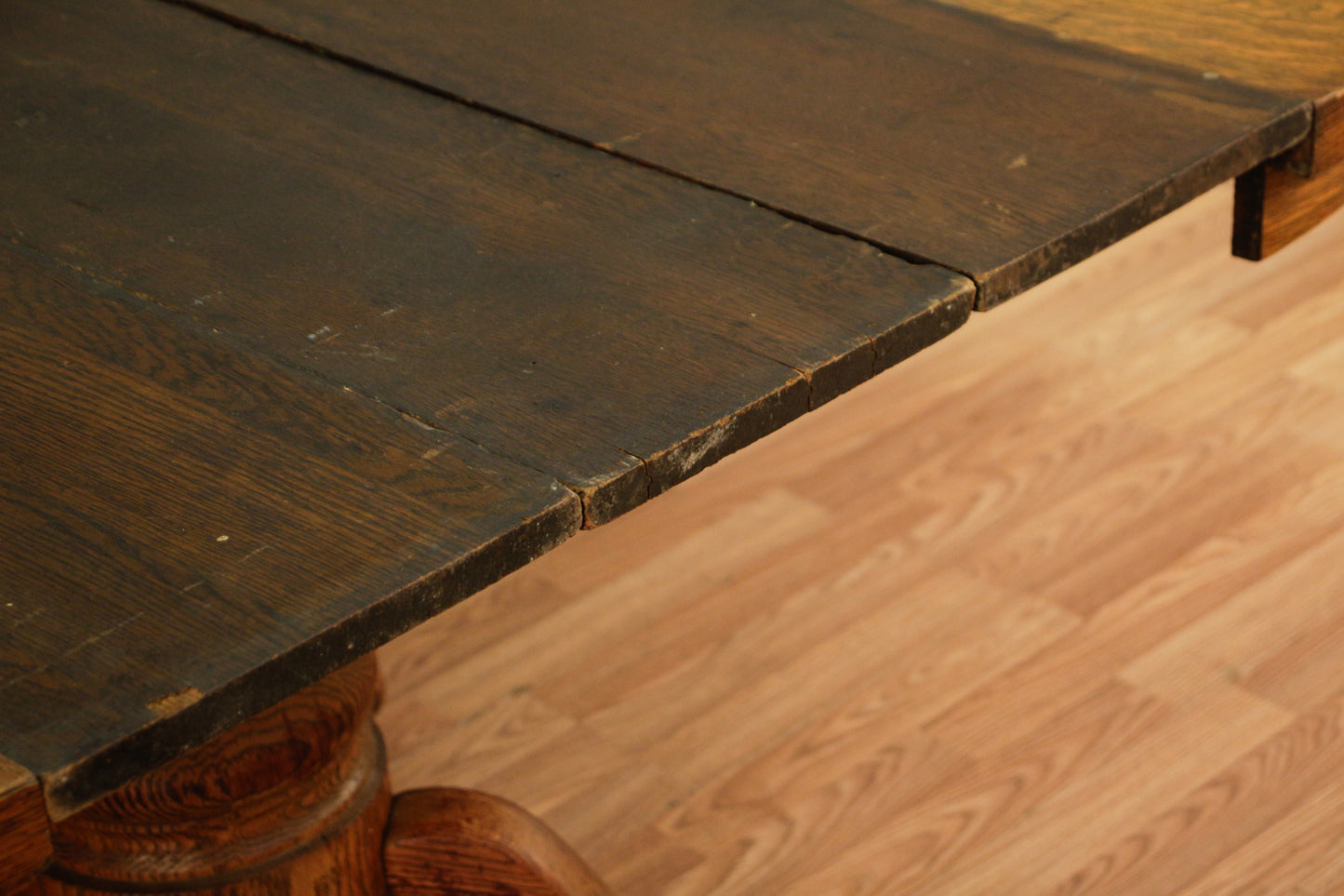 Round Tiger Oak Dining Table With 3 Leaves  - ONLINE ONLY