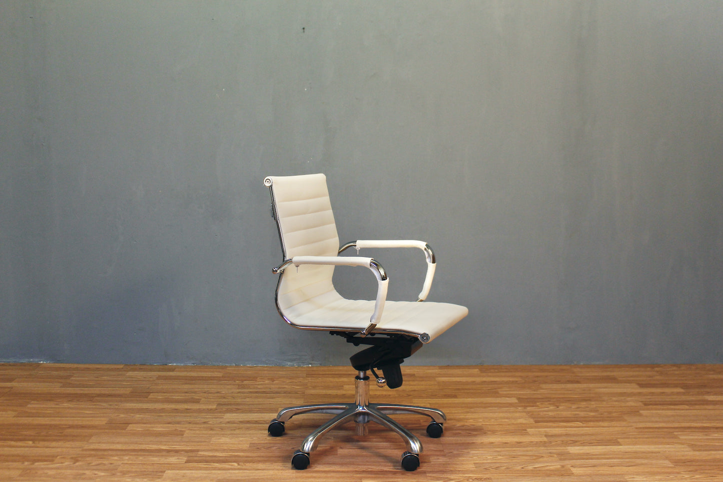 Chrome & White Vinyl Rolling Desk Chair - ONLINE ONLY