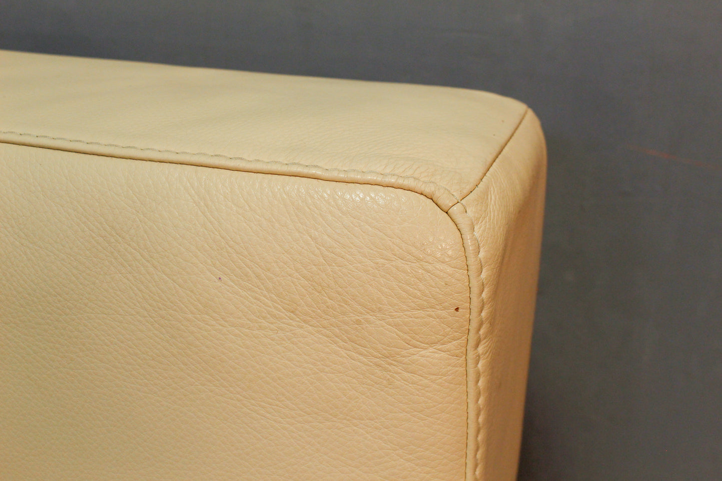 Contemporary Cream Leather Chaise Lounge - ONLINE ONLY