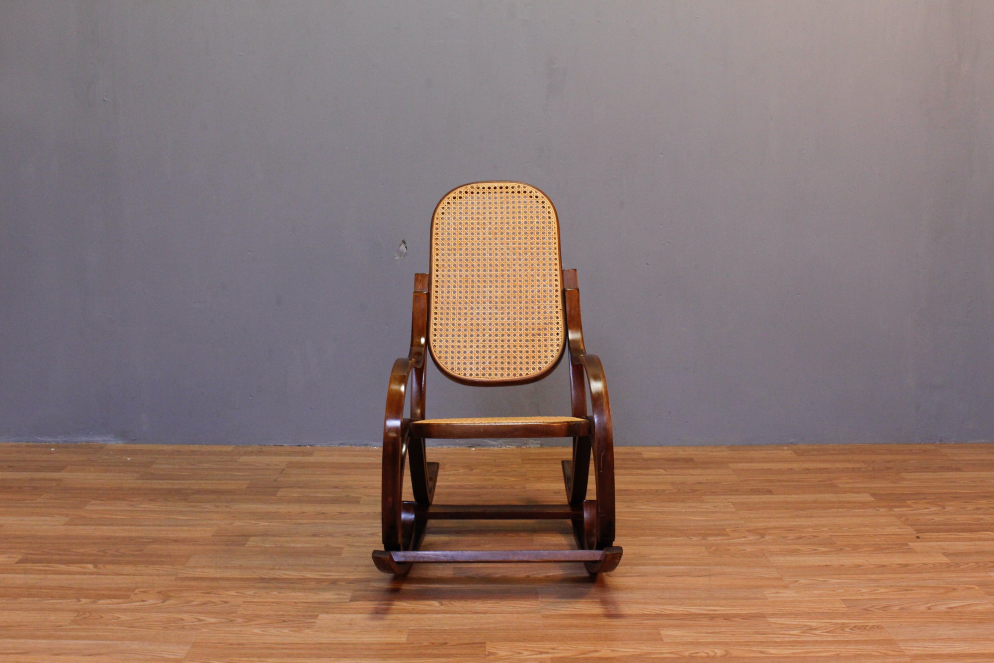 Thonet fashion rocking chair