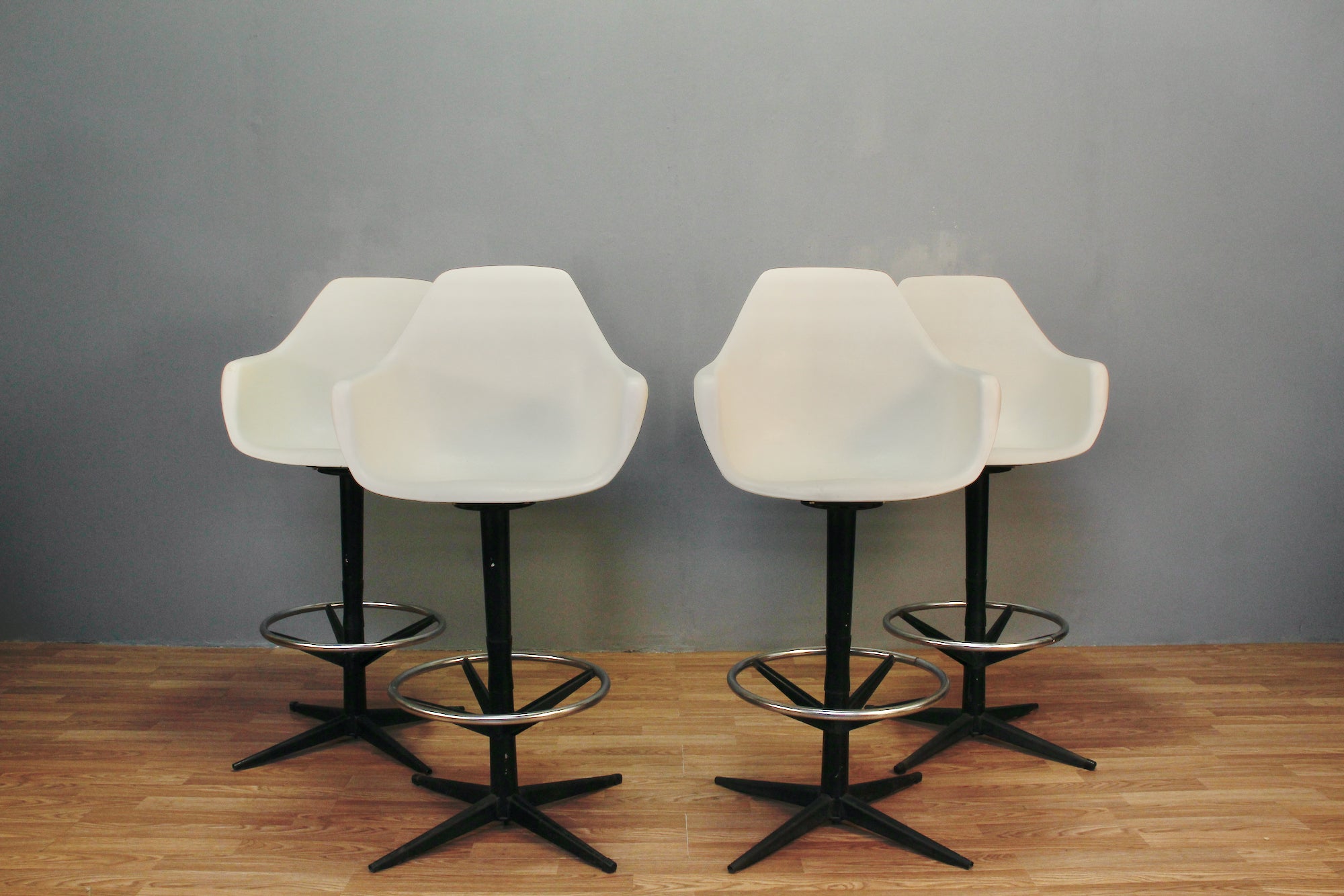Retro Black & White Plastic Shell Bar Stool – Furnish Green