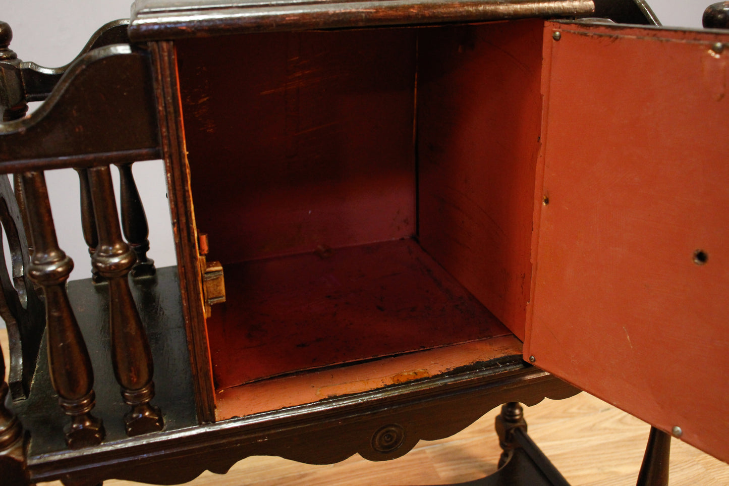 Antique Humidor Caddy End Table