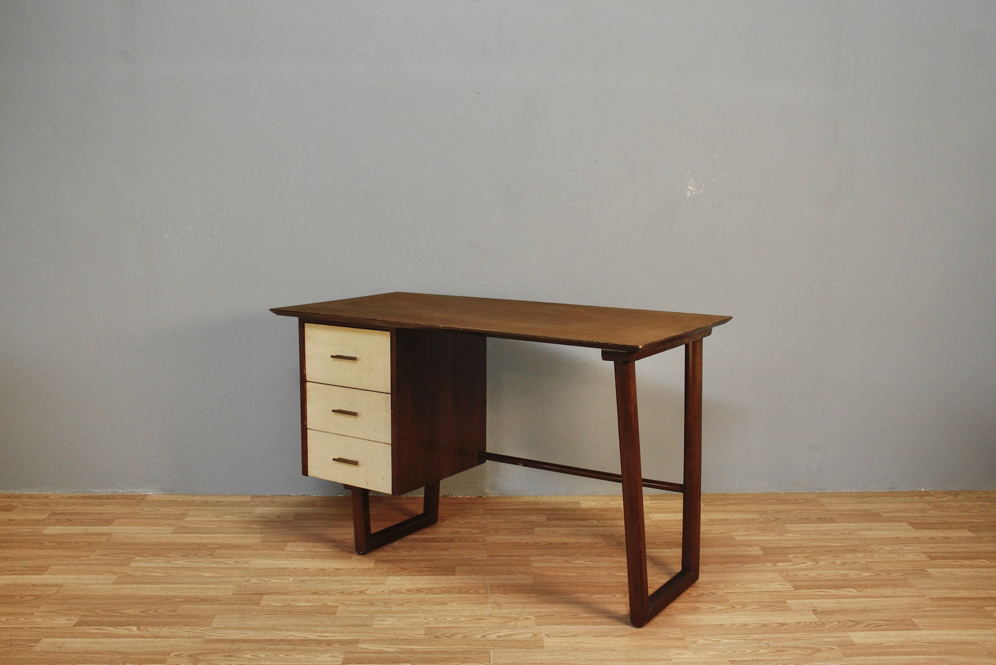 Mid Century Walnut 1-Door End Table