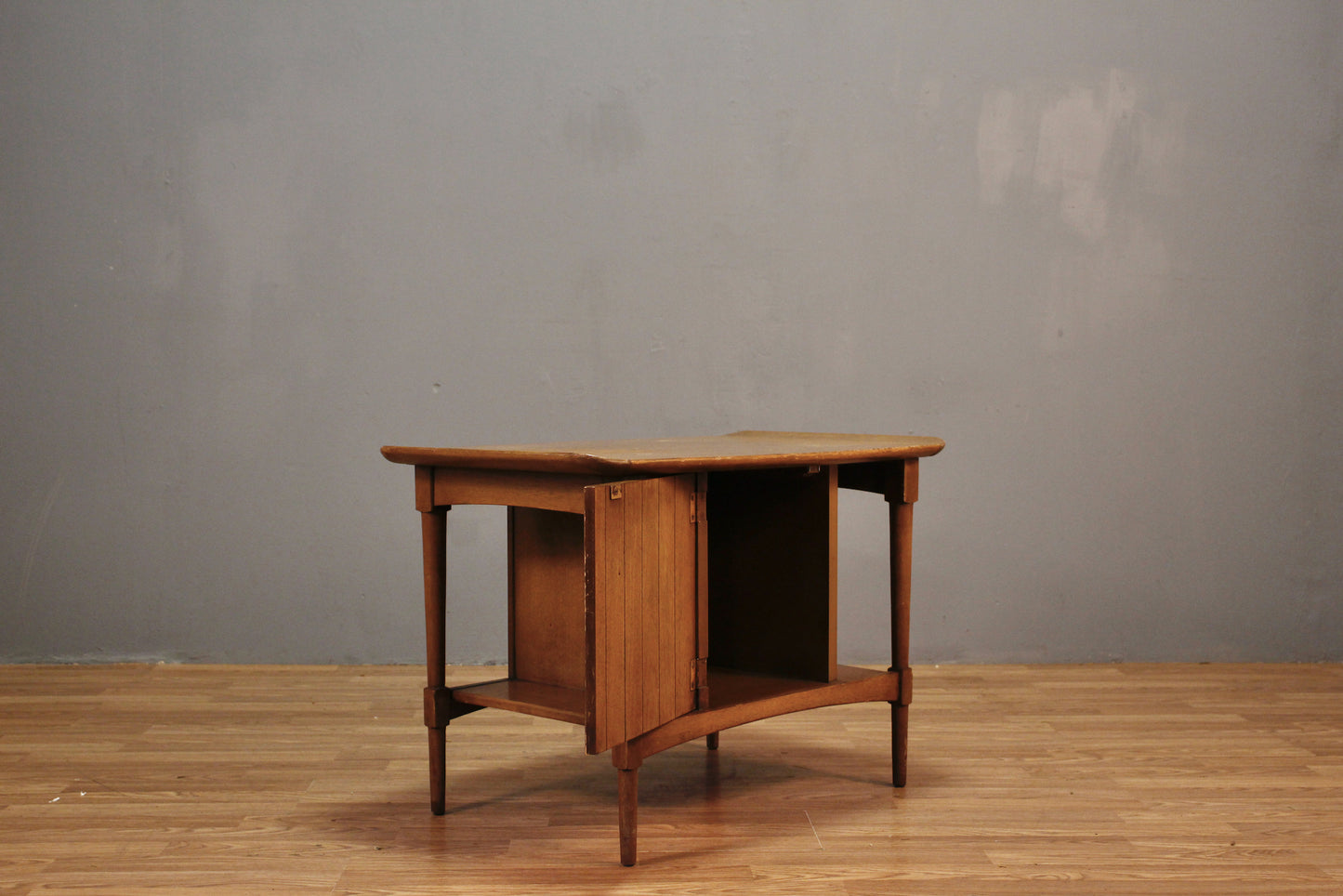 Mid Century Walnut 1-Door End Table