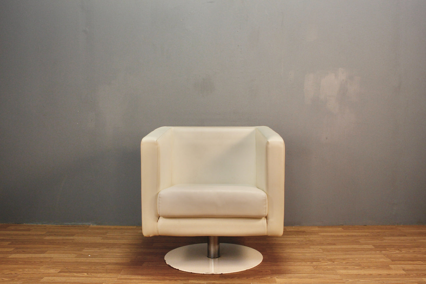 Mod White Vinyl Club Chair