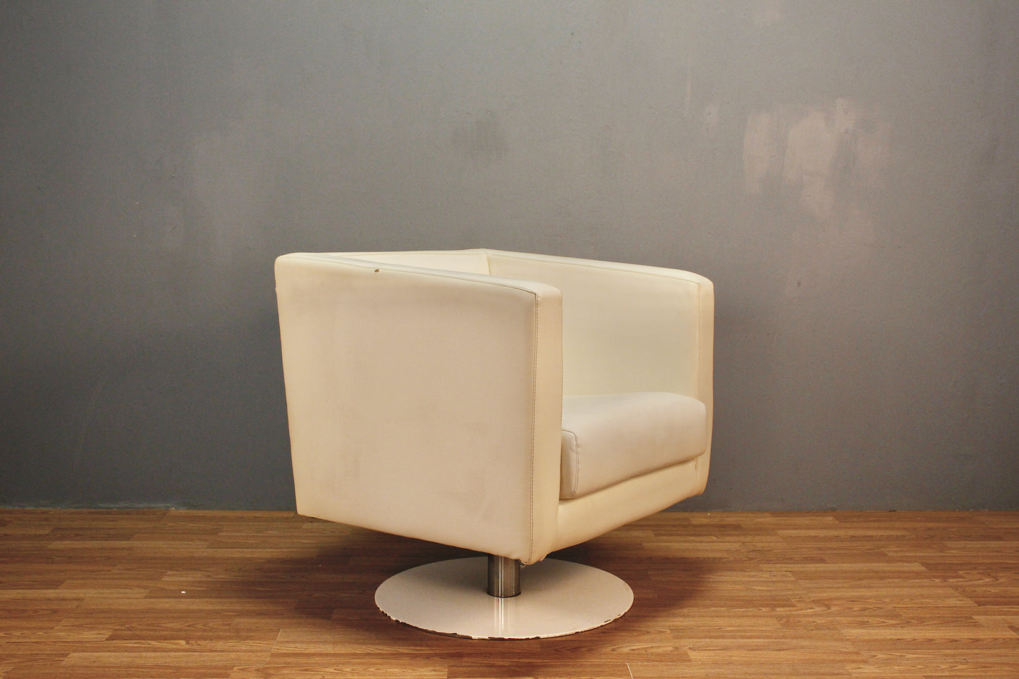 Mod White Vinyl Club Chair