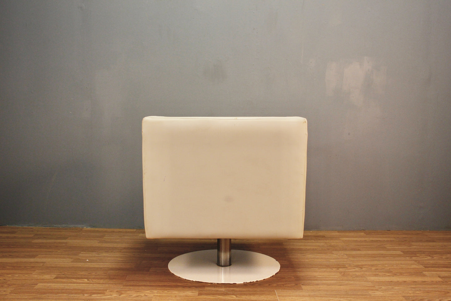 Mod White Vinyl Club Chair