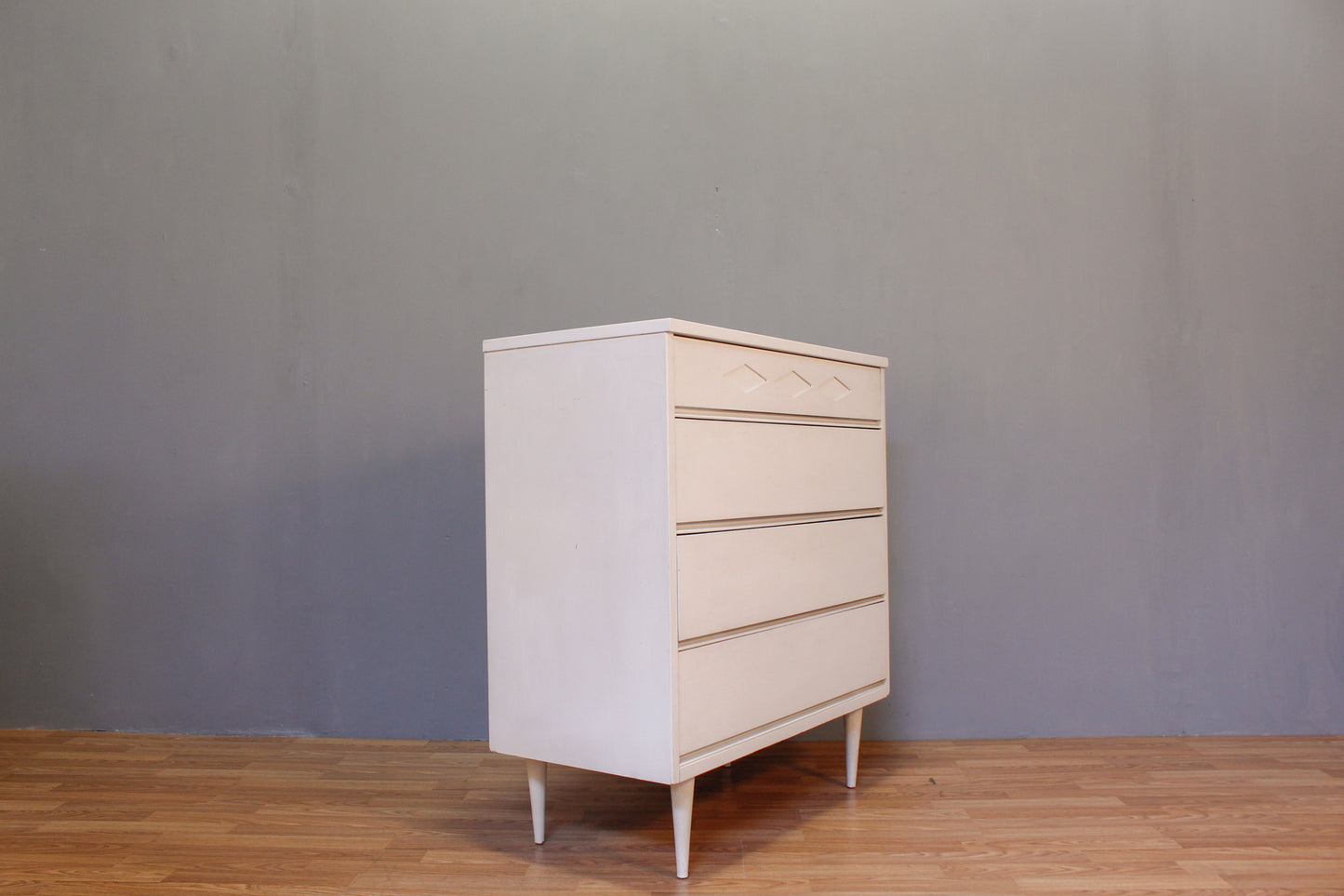 Bassett Mid Century White 4-Drawer Highboy Dresser