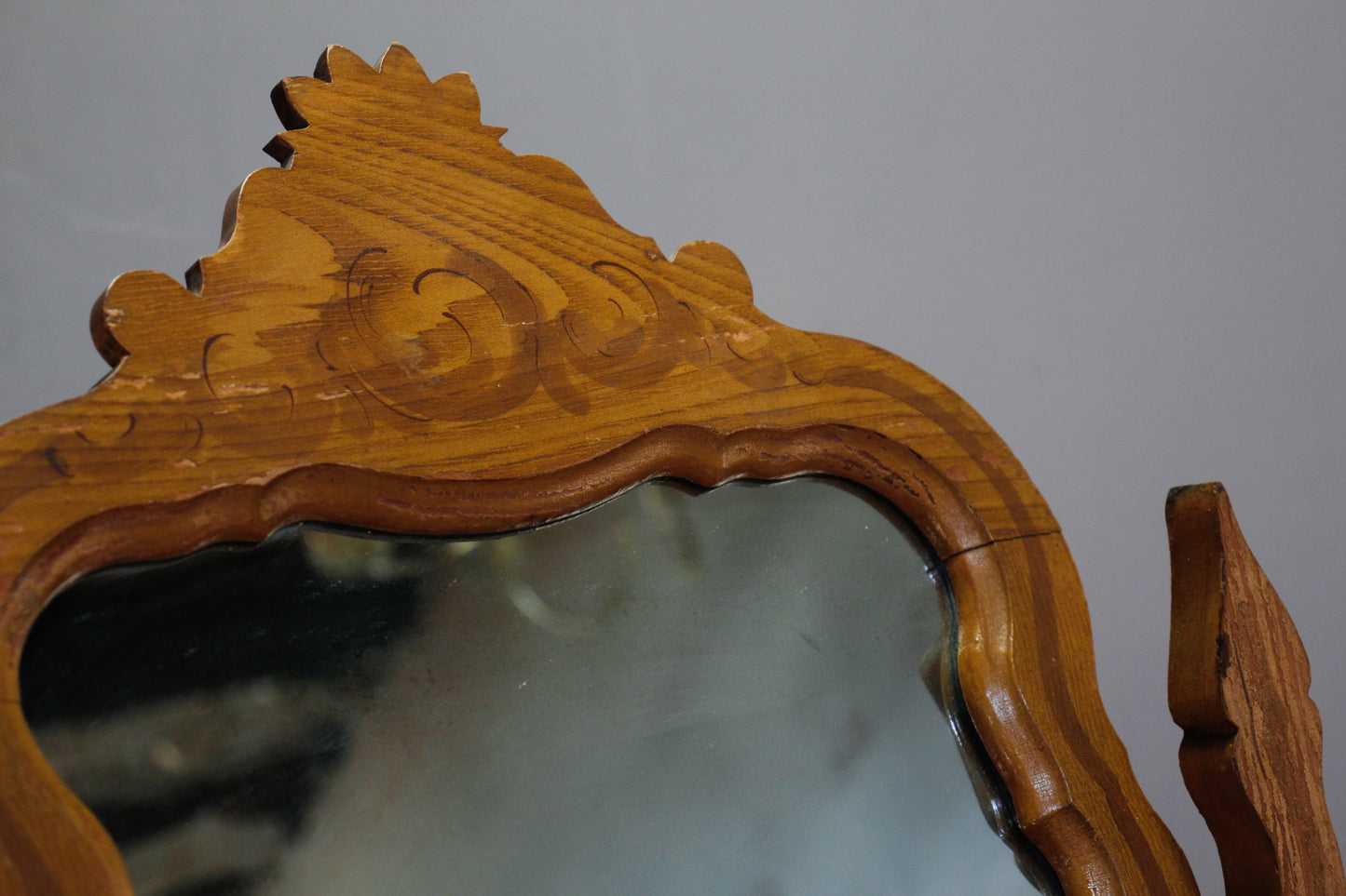 Victorian Pine 4-Drawer Vanity Dresser