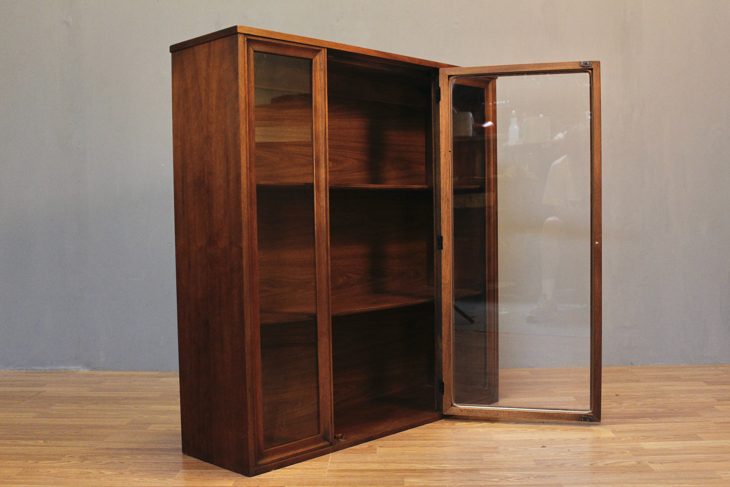 Mid Century 1-Door Glass-Front Bookcase - ONLINE ONLY