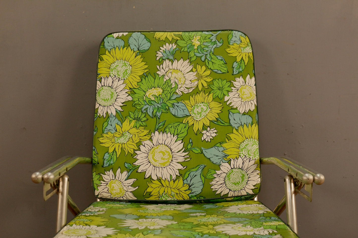 Retro Aluminum & Floral Vinyl Folding Lounge Chair