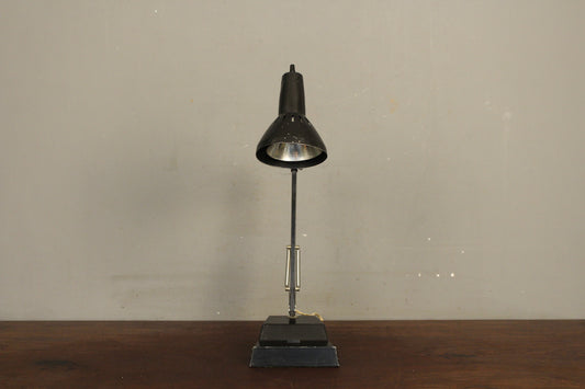 Black Metal Articulating Desk Lamp