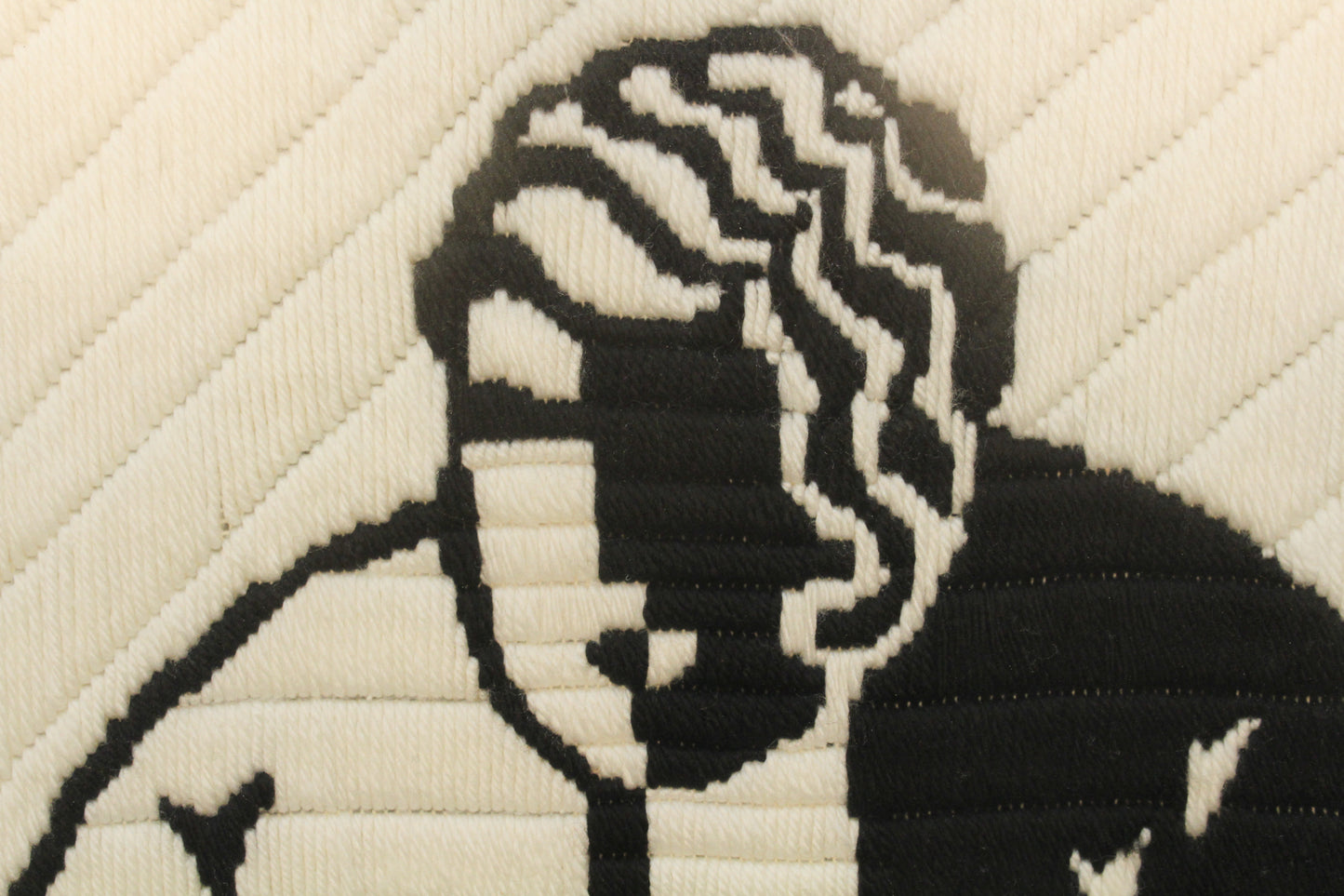 "Dame Noir" Embroidered Art