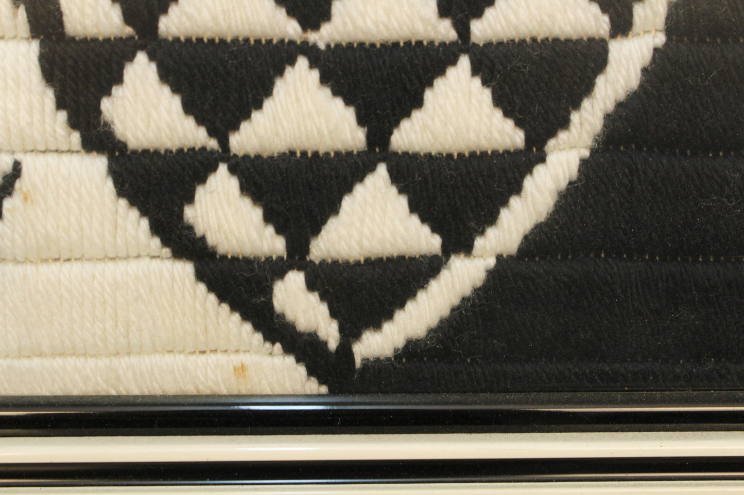 "Dame Noir" Embroidered Art