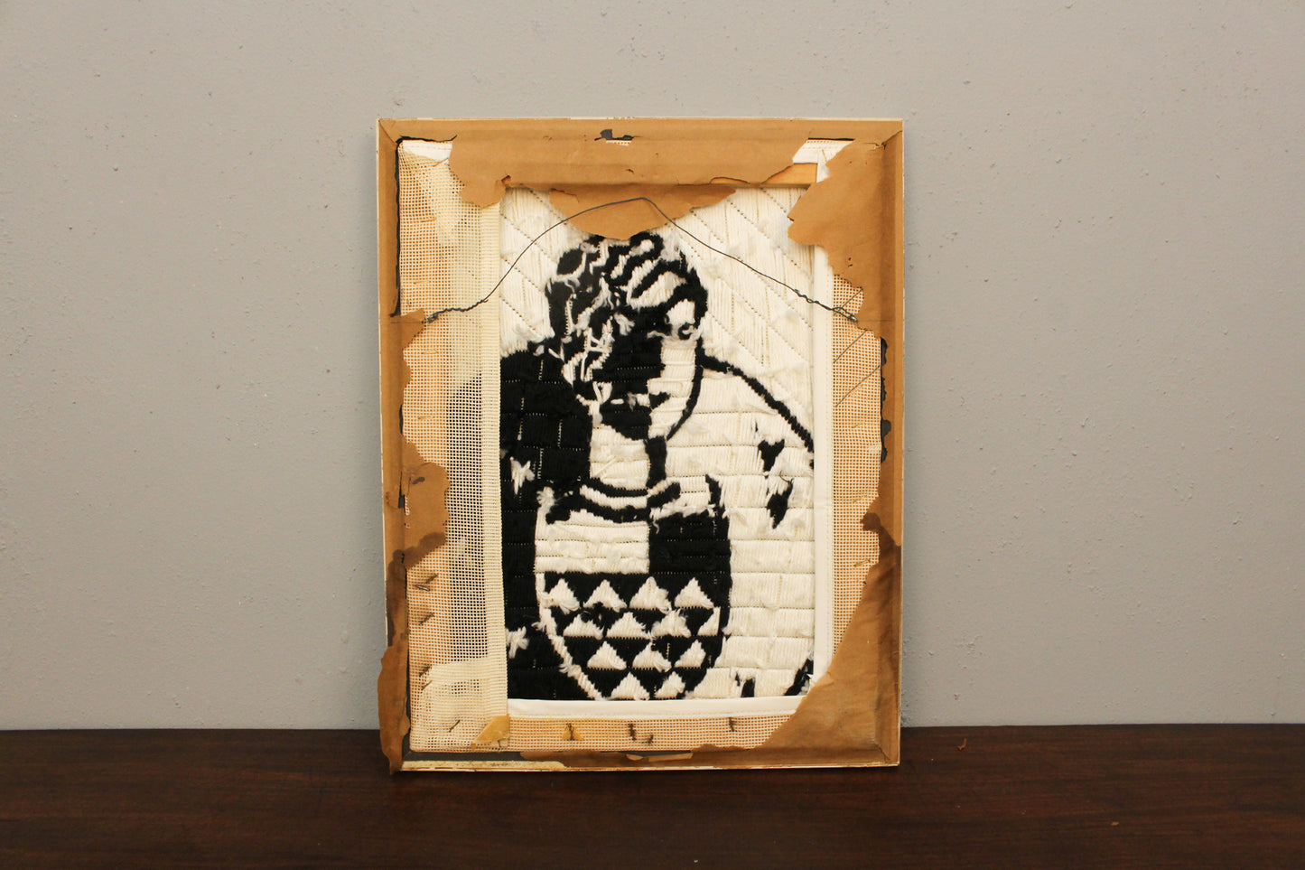 "Dame Noir" Embroidered Art