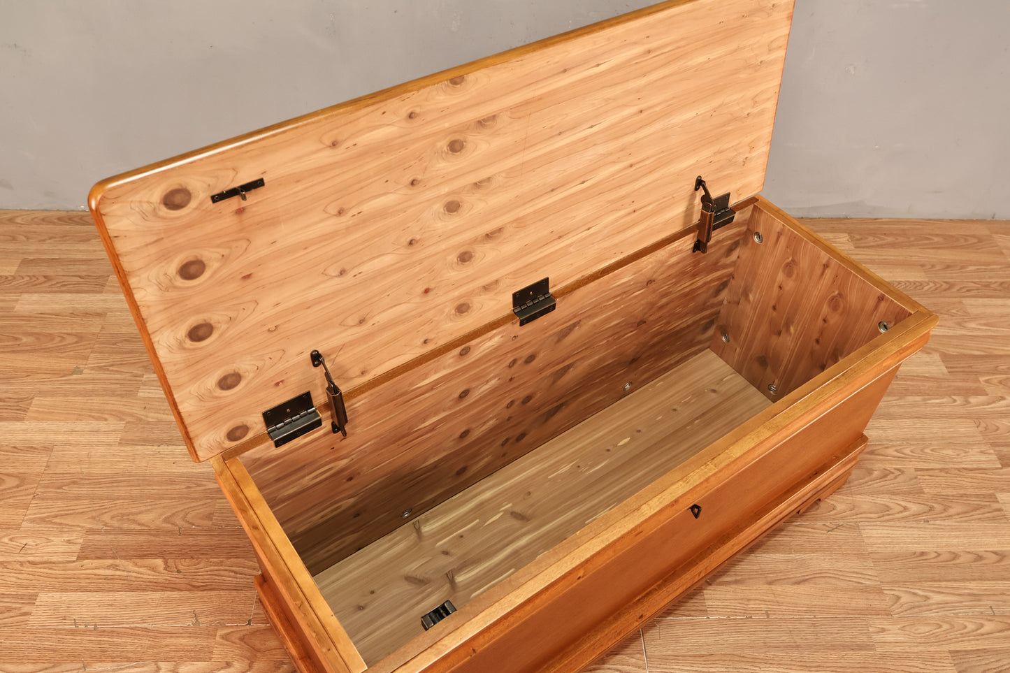 Classic Cedar-Lined Chest