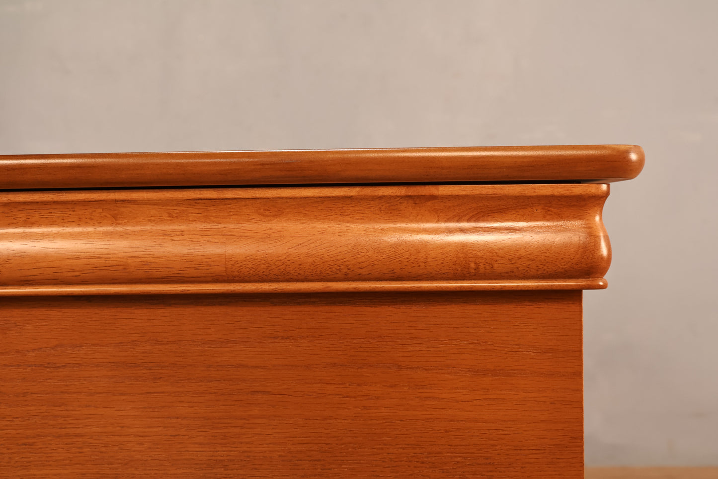 Classic Cedar-Lined Chest