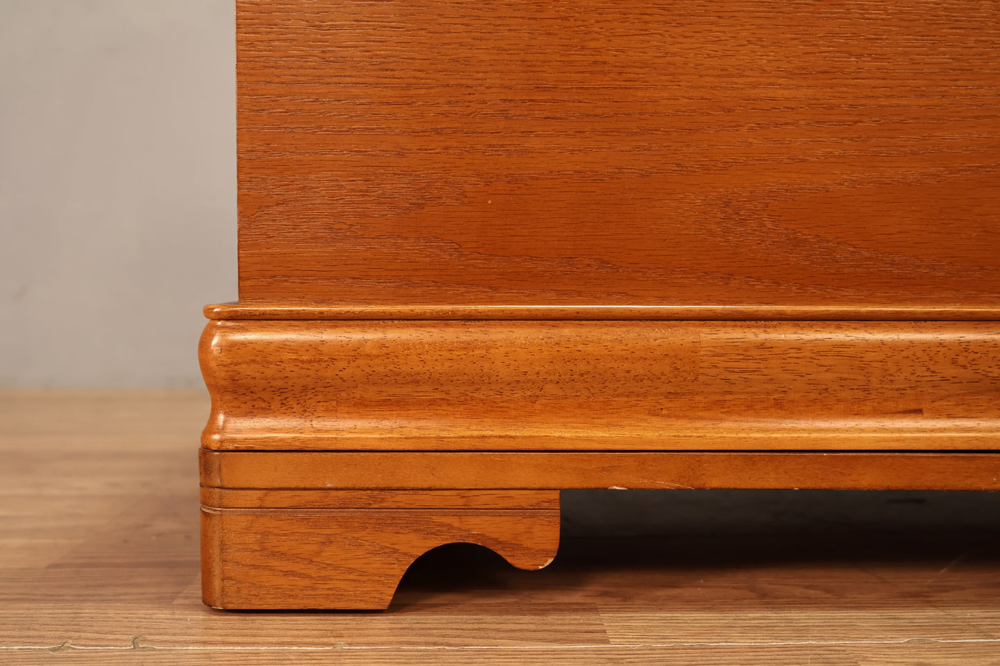 Classic Cedar-Lined Chest