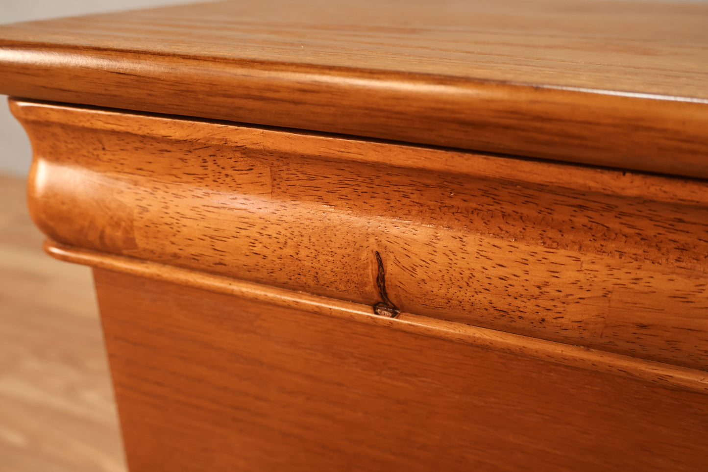 Classic Cedar-Lined Chest