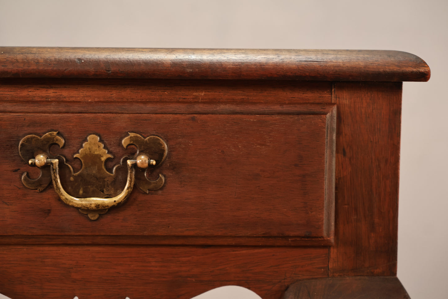 Queen Anne-Style Mahogany End Table