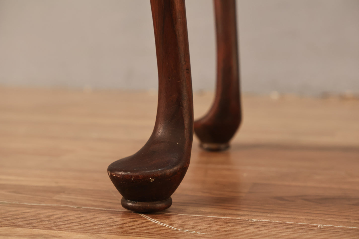 Queen Anne-Style Mahogany End Table