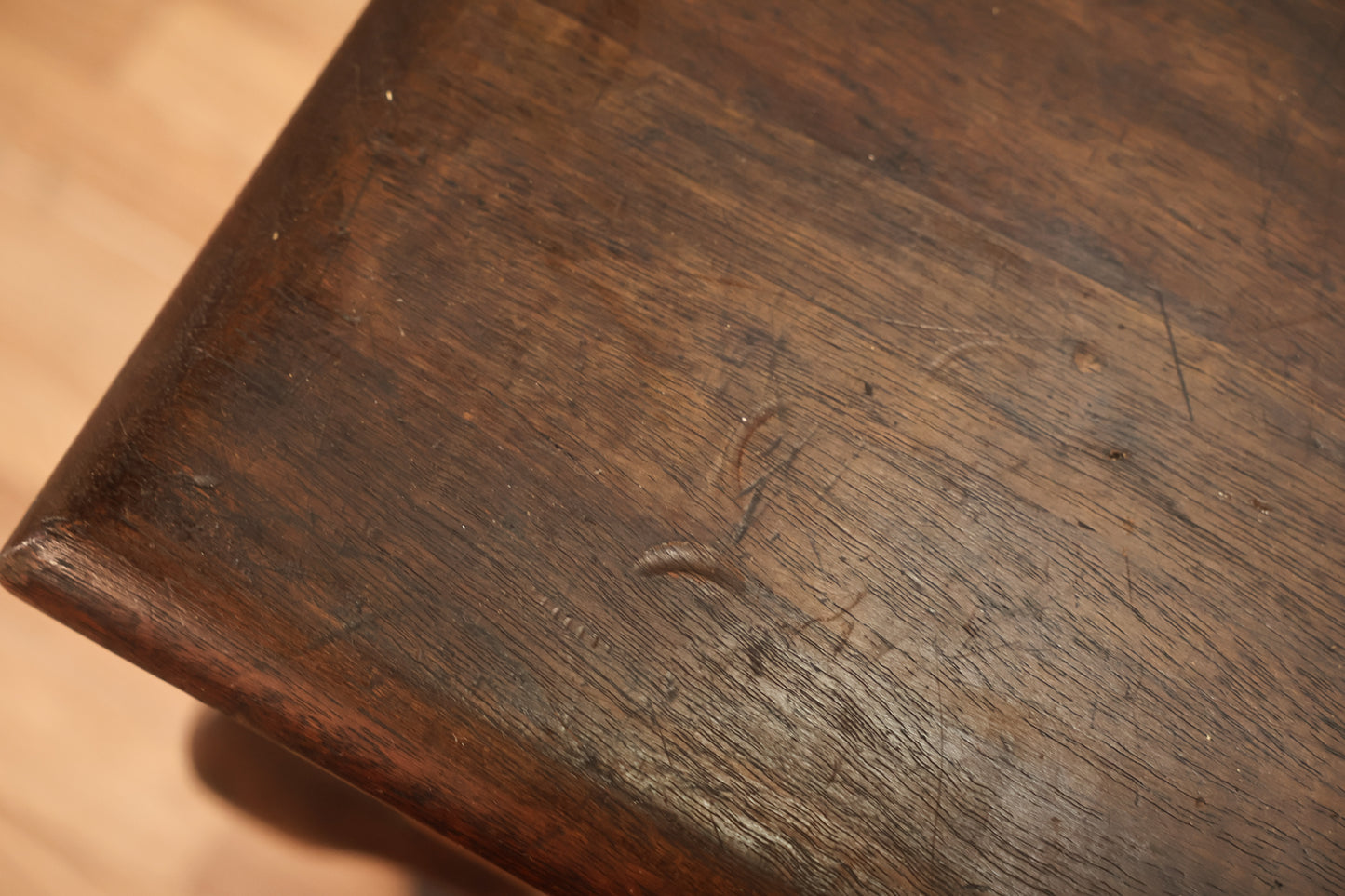 Queen Anne-Style Mahogany End Table