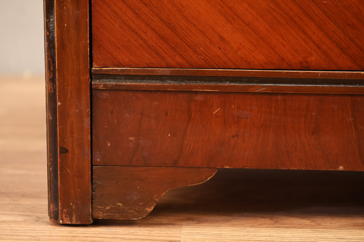 Art Deco 3-Drawer Dresser