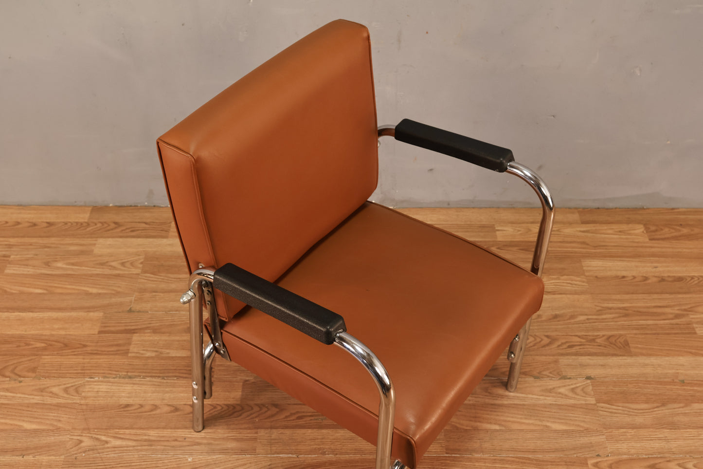 Camel Vinyl & Chrome Shampoo Chair - ONLINE ONLY