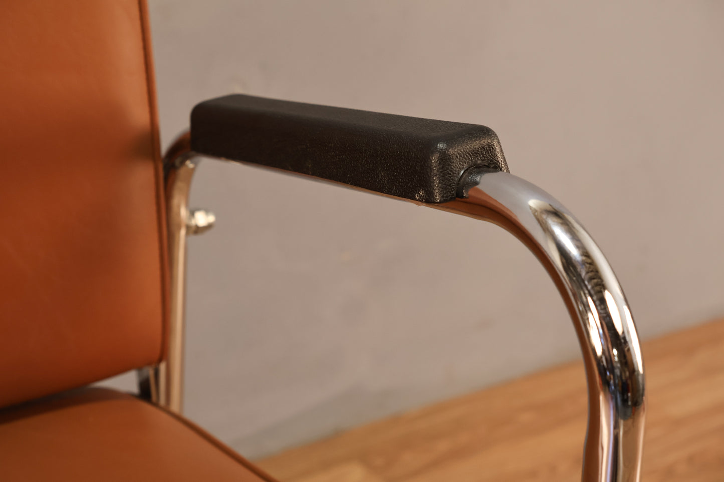 Camel Vinyl & Chrome Shampoo Chair - ONLINE ONLY