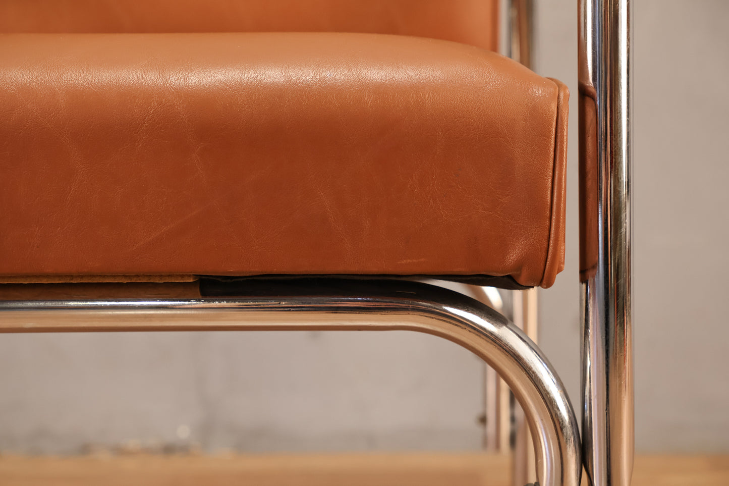 Camel Vinyl & Chrome Shampoo Chair - ONLINE ONLY