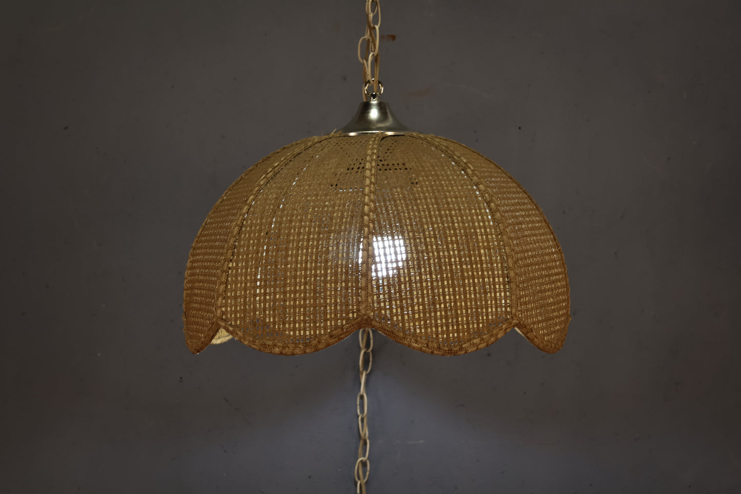 Woven Scalloped Swag Lamp