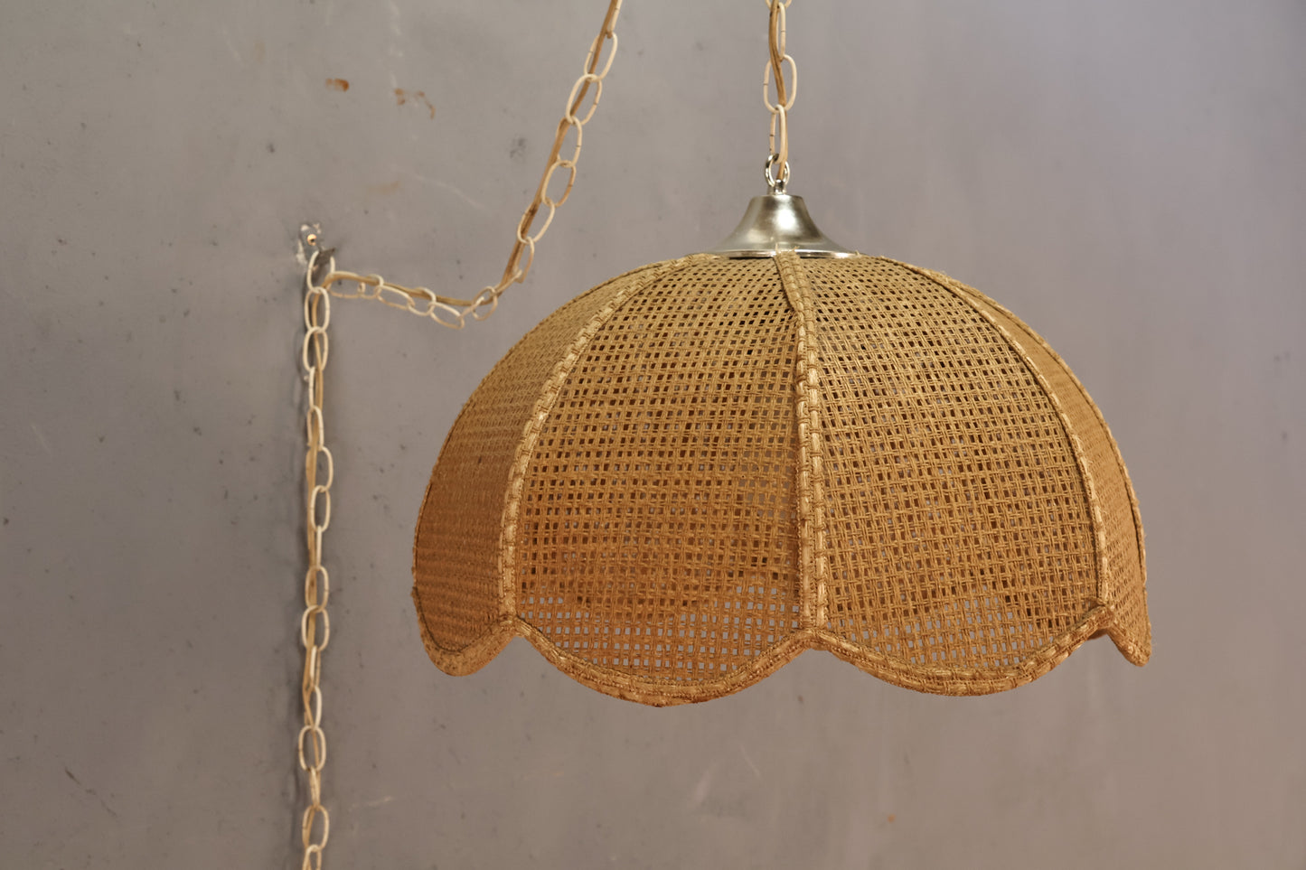 Woven Scalloped Swag Lamp