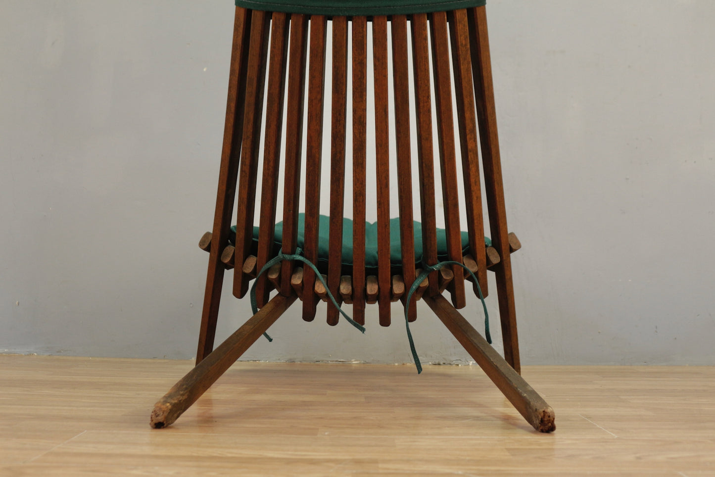 Slatted Wooden Evergreen Folding Lounge Chair