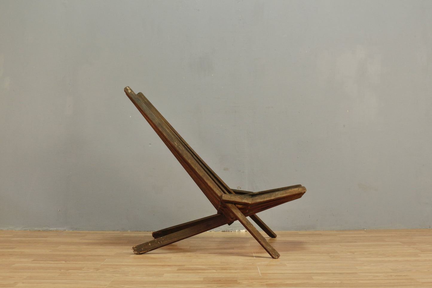 Slatted Wooden Evergreen Folding Lounge Chair