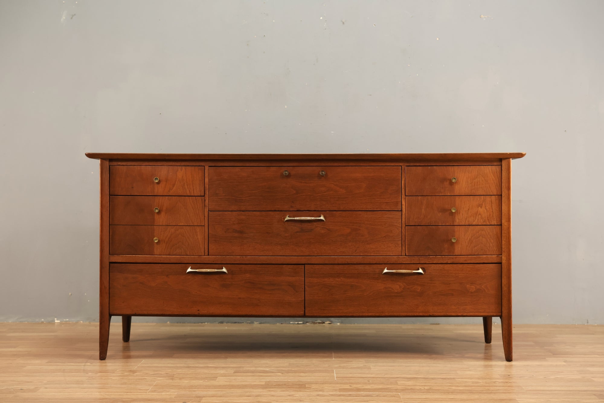 Drexel 1950s 9-Drawer Dresser – Furnish Green