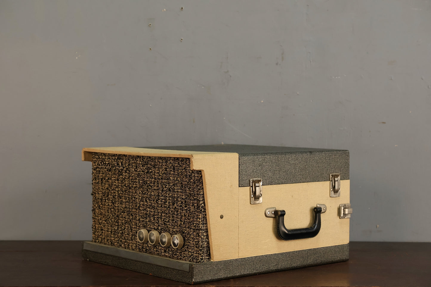 Prop Portable Turntable