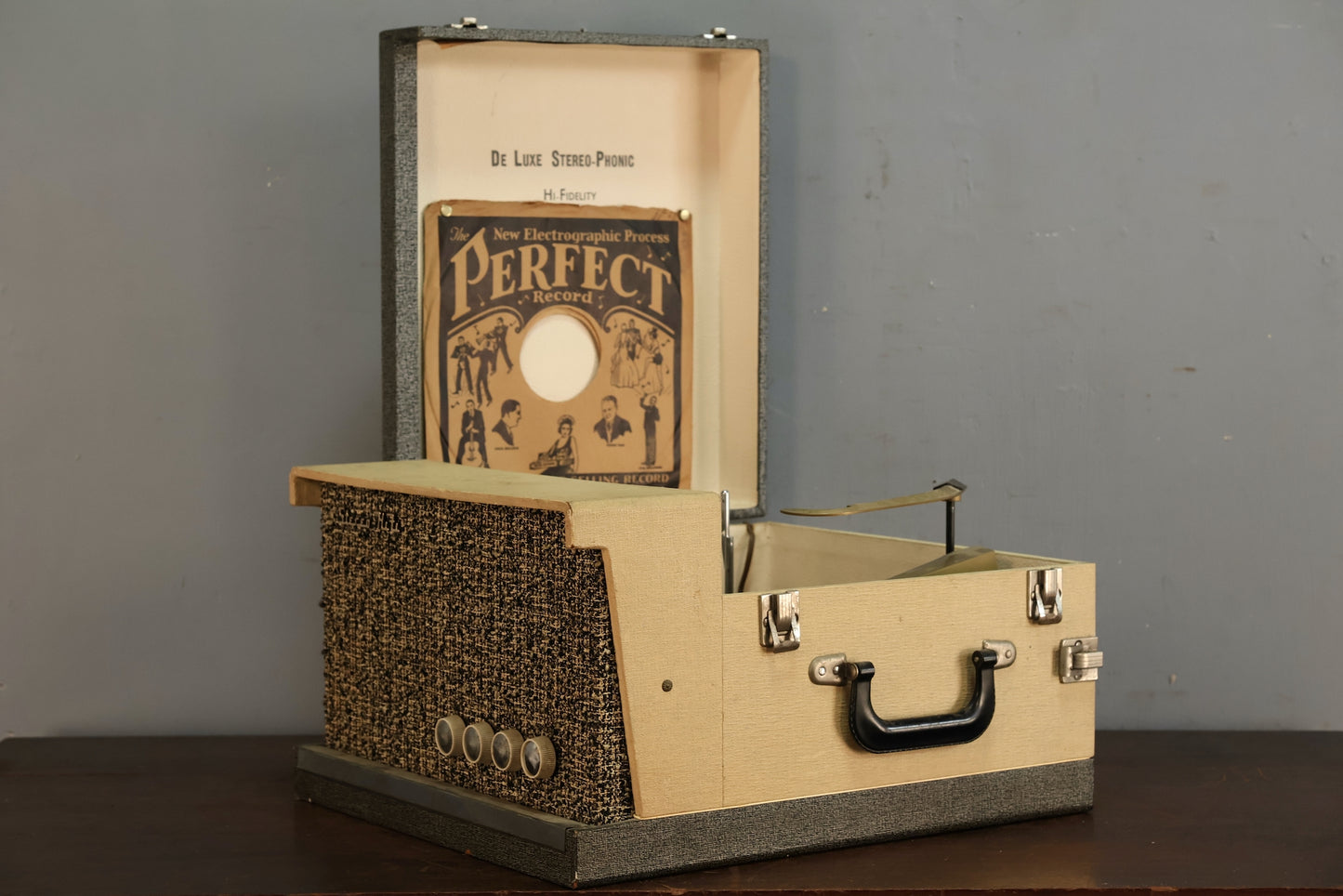 Prop Portable Turntable