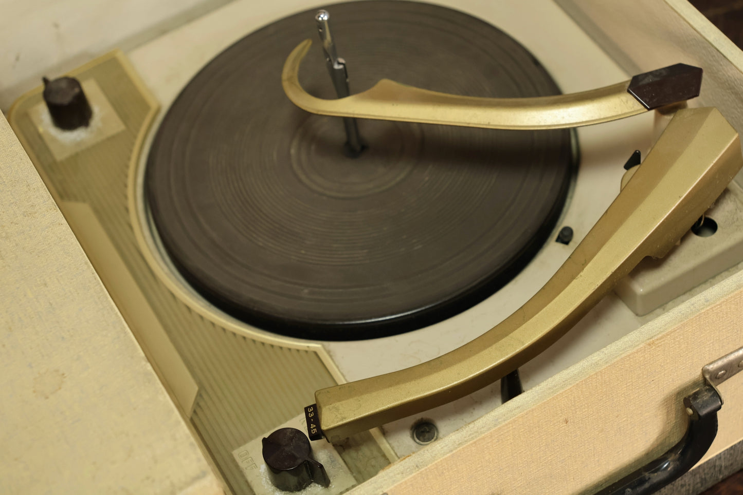Prop Portable Turntable