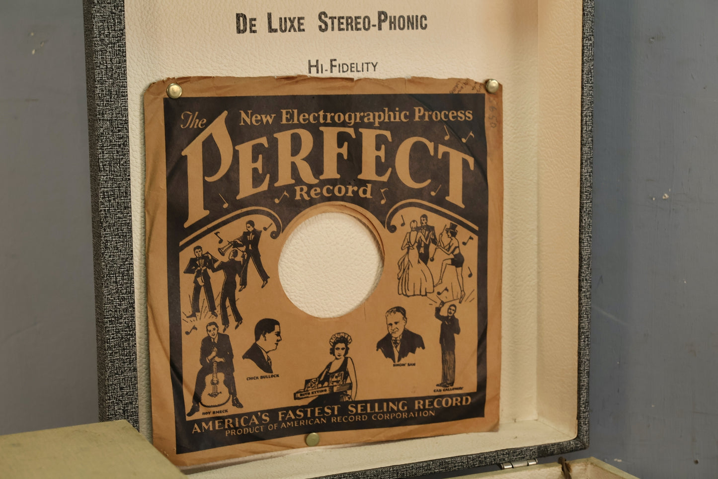 Prop Portable Turntable