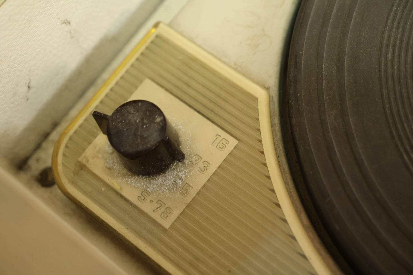 Prop Portable Turntable