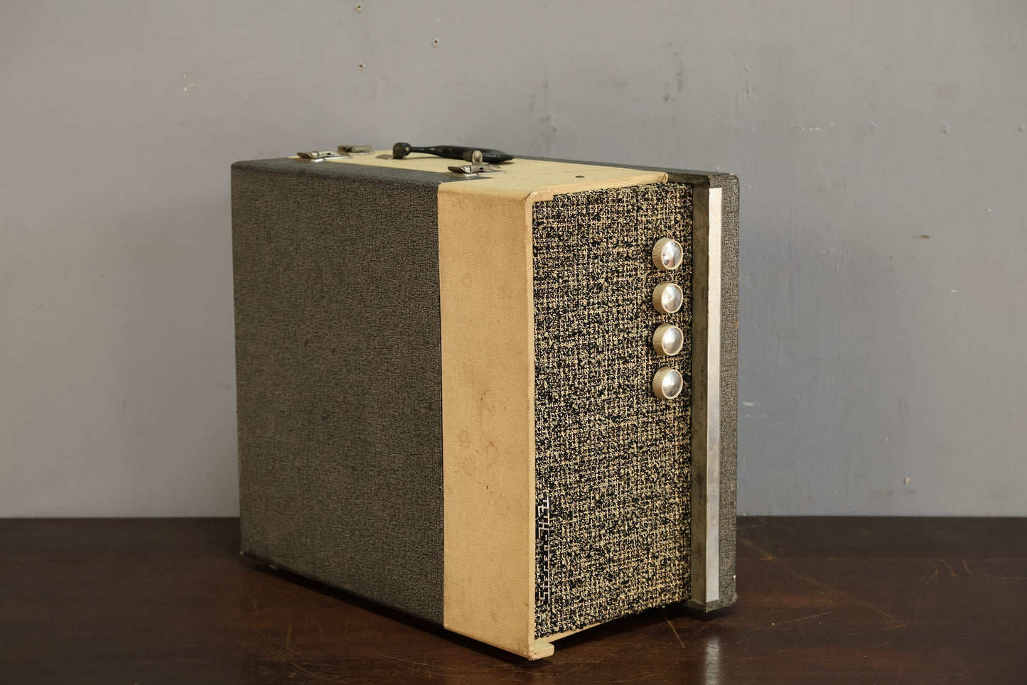 Prop Portable Turntable