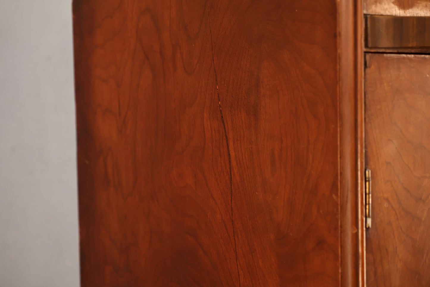 Art Deco 4-Drawer Wardrobe