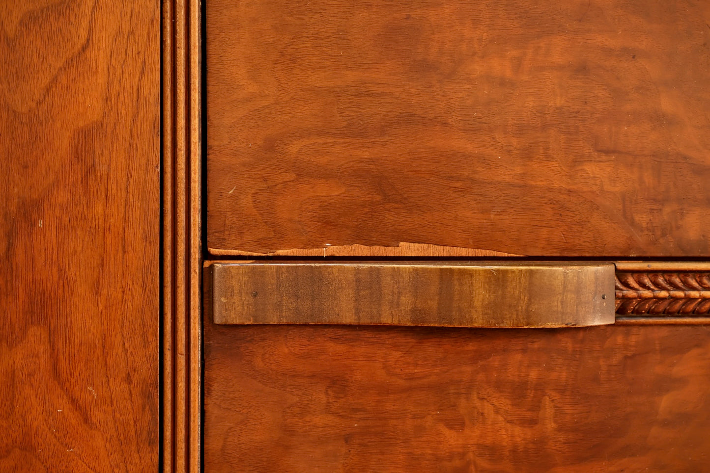 Art Deco 4-Drawer Wardrobe
