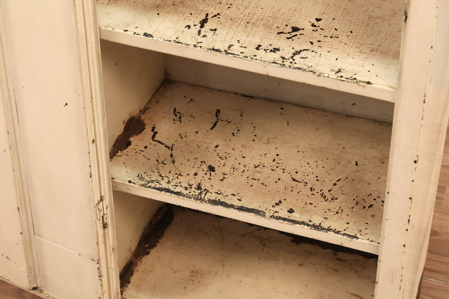 Compact Industrial White 4-Tier Locker