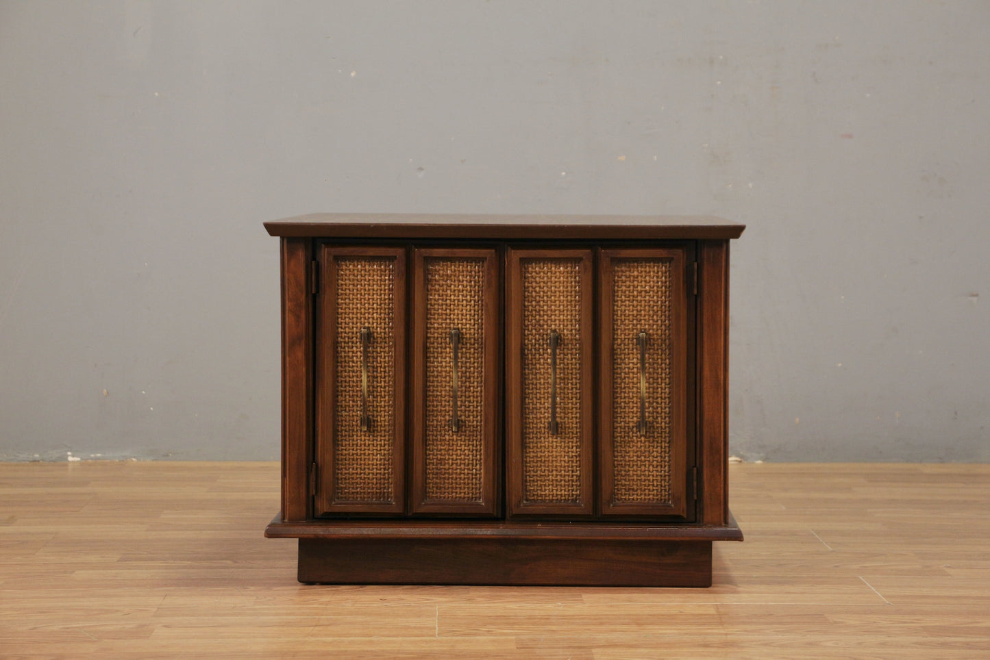 Walnut & Laminate 2-Door End Table