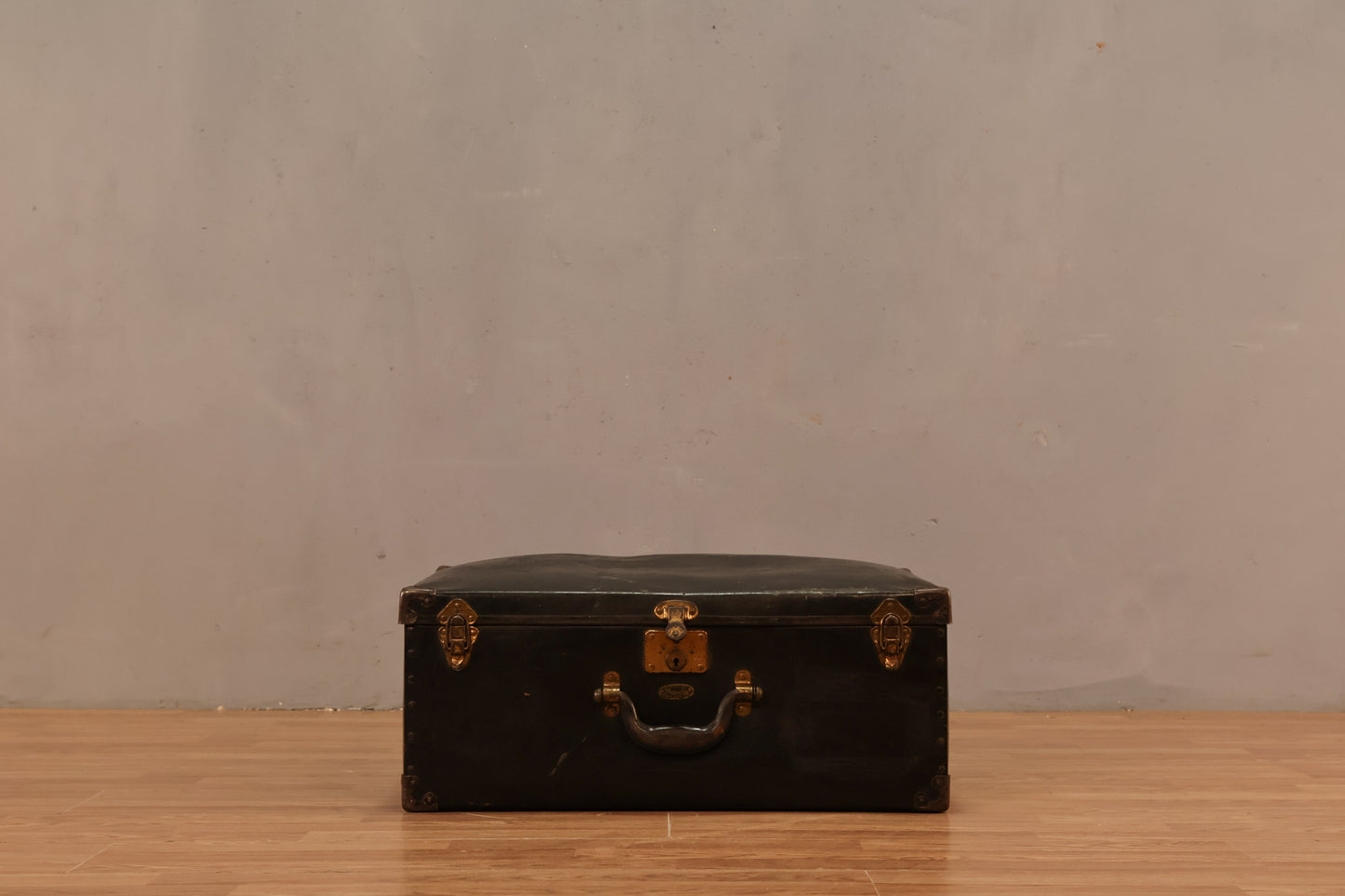 Hercules Antique Black Suitcase